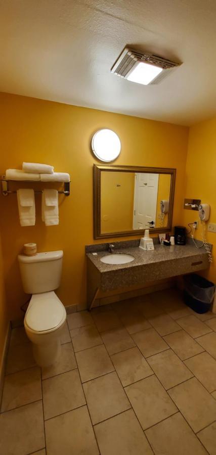 סקווים Olympic View Inn מראה חיצוני תמונה
